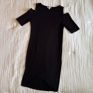 Zenana Outfitters black bodycon cold shoulder dress